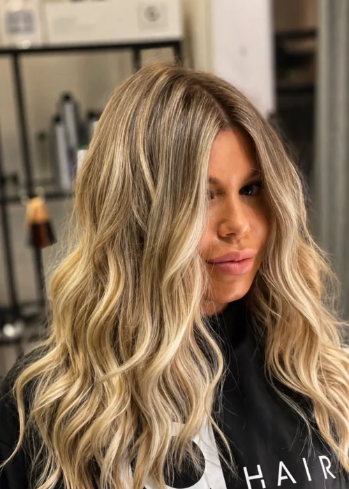 Balayage und lange glänzende Haare